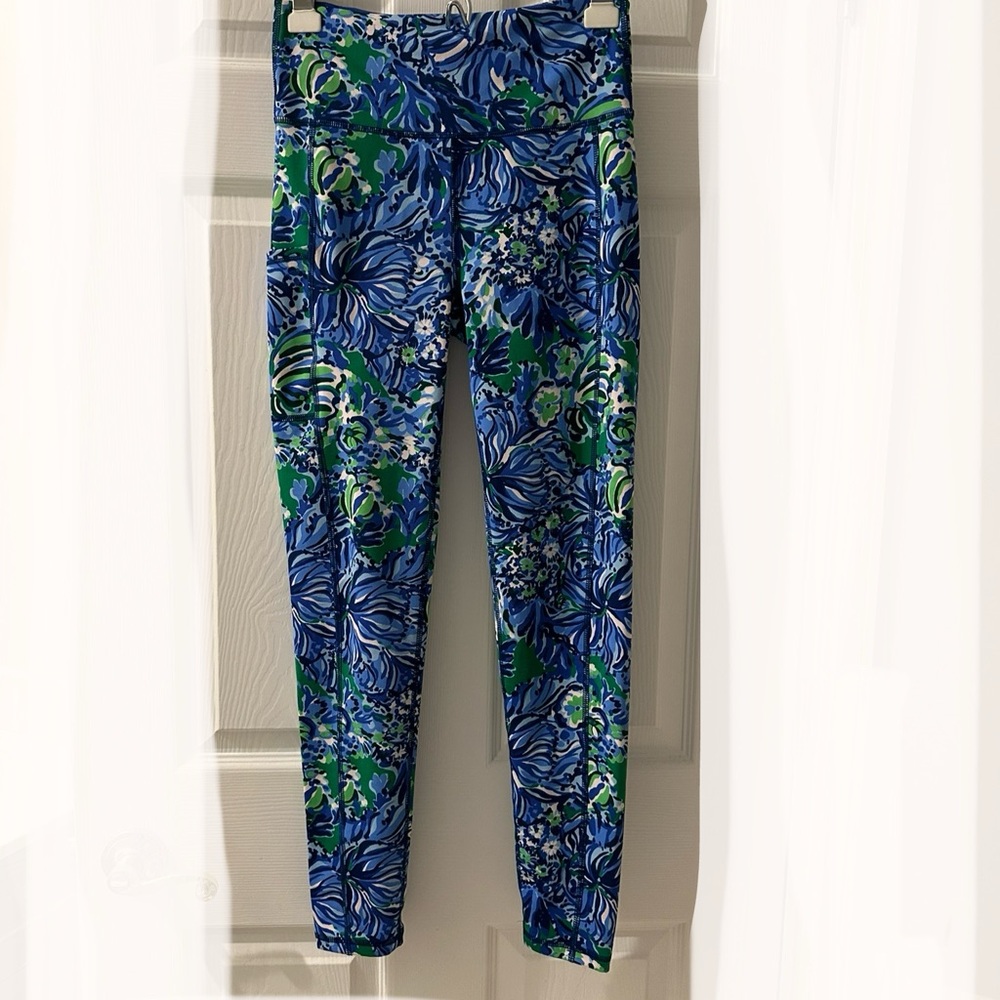 Lilly Pulitzer weekender leggings small in Turtley Awesome